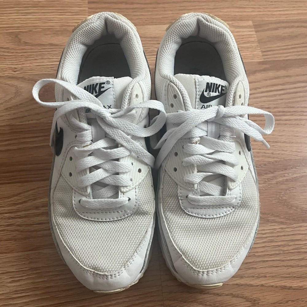 Nike Air Max 90 Athletic Shoes - Picture 3 of 9